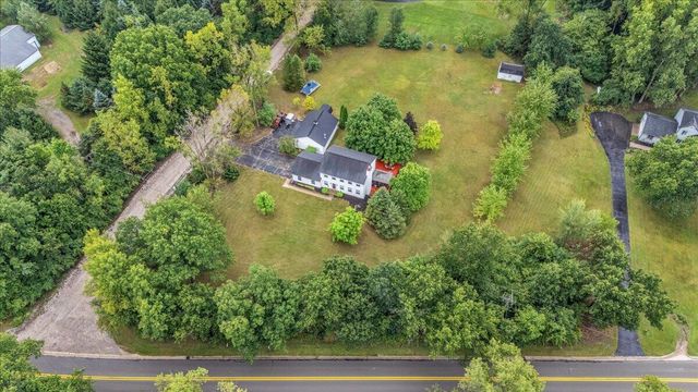 3100 Fry Road, Highland, MI 48357