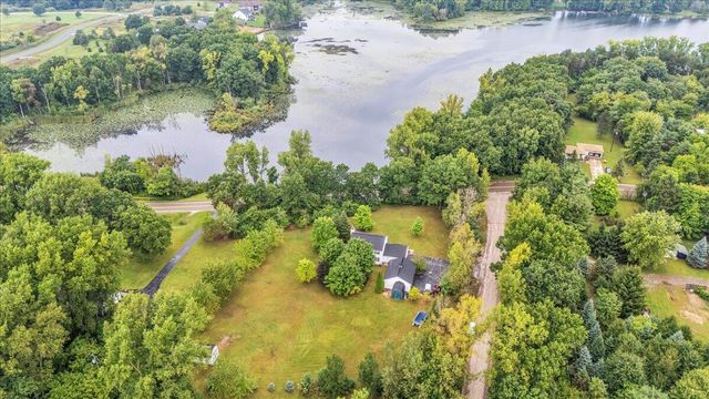 3100 Fry Road, Highland, MI 48357