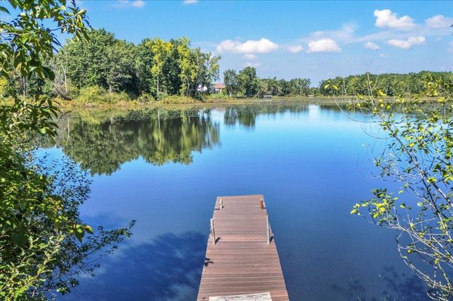 3100 Fry Road, Highland, MI 48357