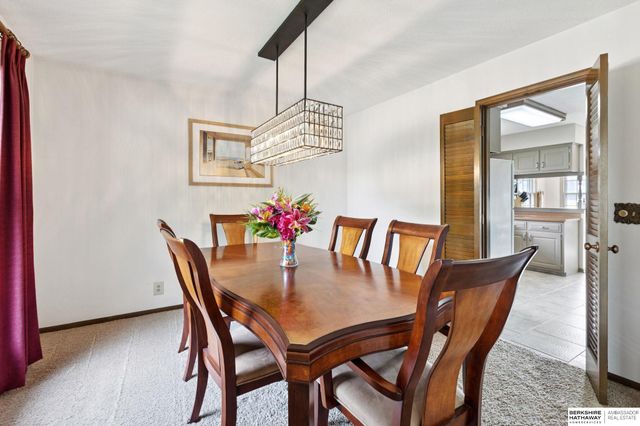 12605 Oakair Drive, Omaha, NE 68137