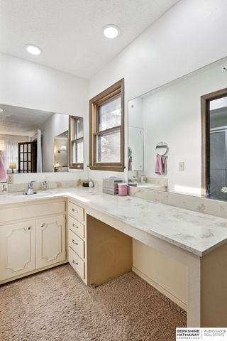 12605 Oakair Drive, Omaha, NE 68137