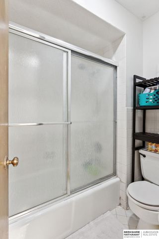 12605 Oakair Drive, Omaha, NE 68137