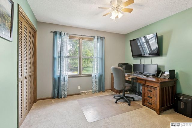 12605 Oakair Drive, Omaha, NE 68137