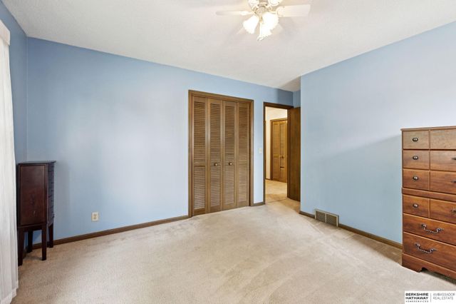 12605 Oakair Drive, Omaha, NE 68137