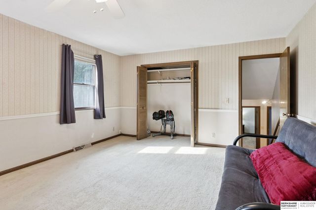 12605 Oakair Drive, Omaha, NE 68137