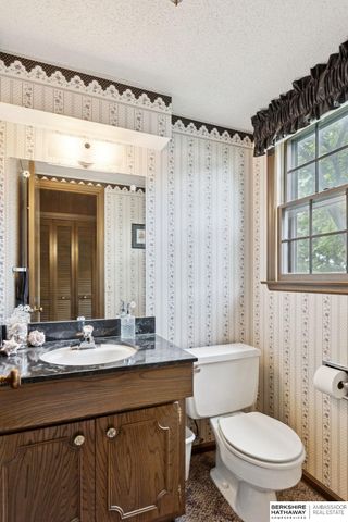 12605 Oakair Drive, Omaha, NE 68137