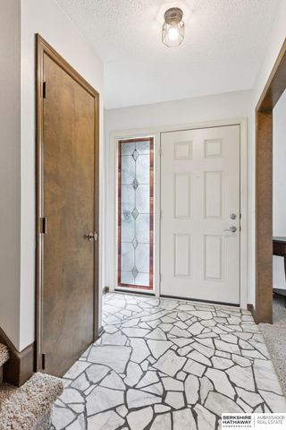 12605 Oakair Drive, Omaha, NE 68137