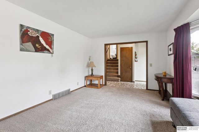 12605 Oakair Drive, Omaha, NE 68137