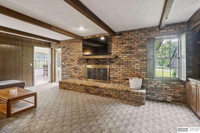 12605 Oakair Drive, Omaha, NE 68137