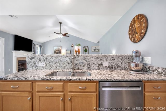 365 Chestnut Drive, Raeford, NC 28376