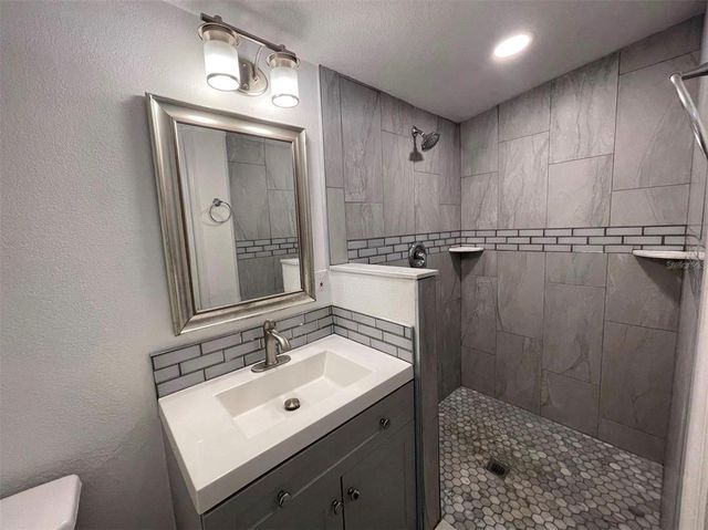 331 E 6TH STREET, Oviedo, FL 32766