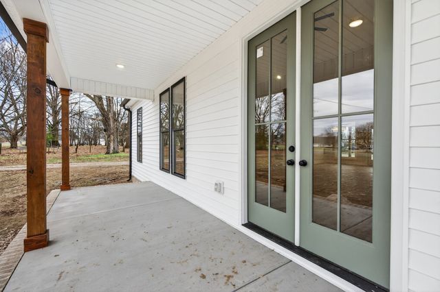 777 Rock Springs Rd, Castalian Springs, TN 37031