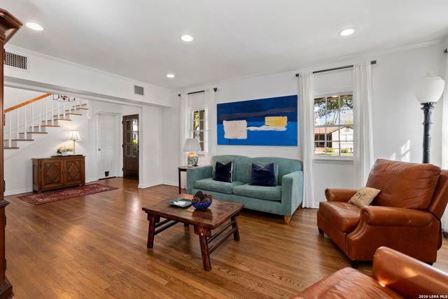 222 Retama, San Antonio, TX 78209