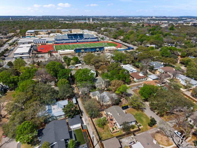 222 Retama, San Antonio, TX 78209