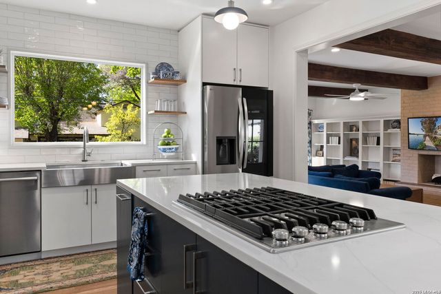 222 Retama, San Antonio, TX 78209