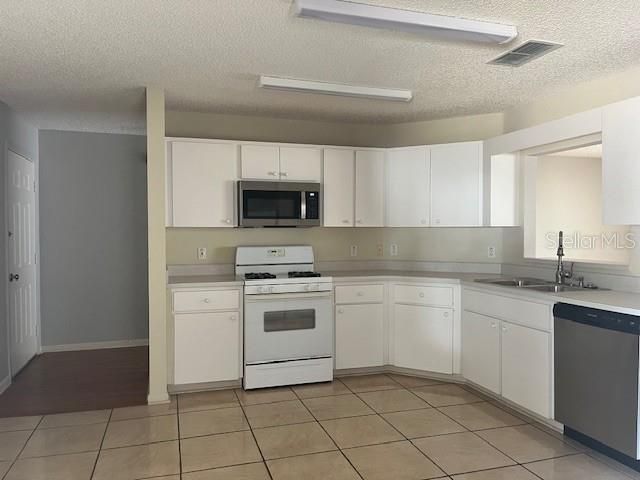 9758 SW 96TH STREET, Ocala, FL 34481