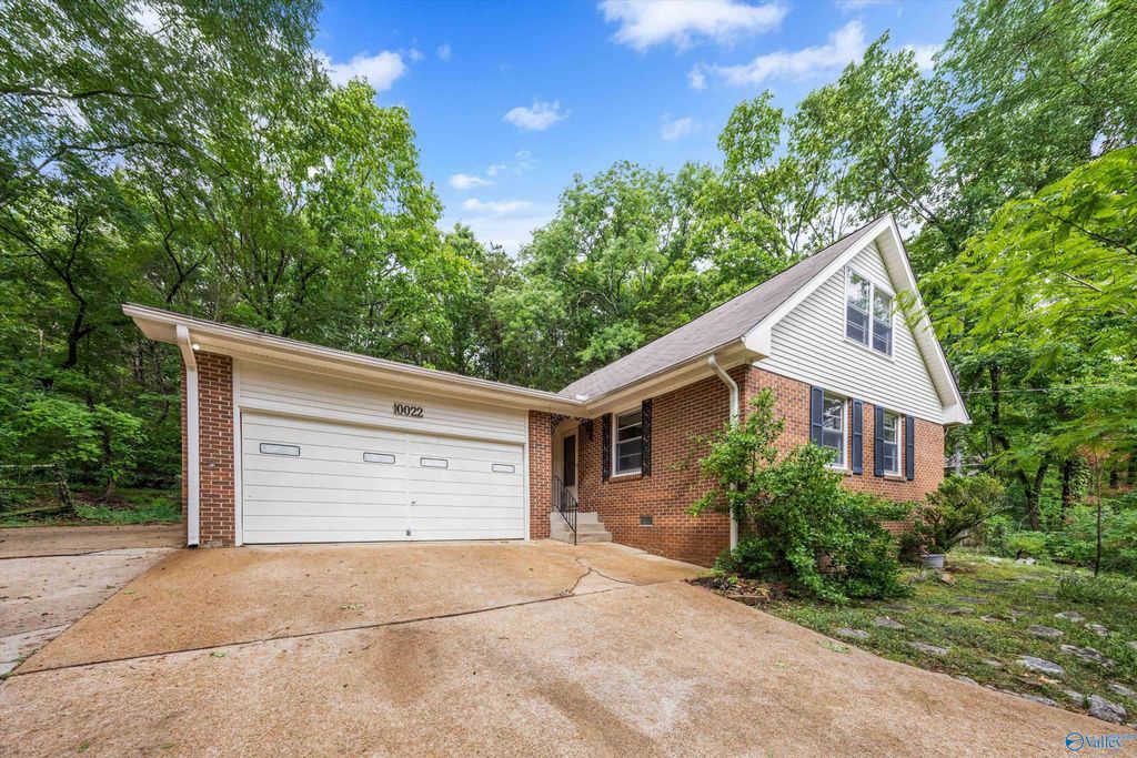 10022 Torino Drive SE, Huntsville, AL 35803
