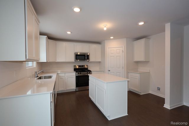 54757 Mockingbird, Chesterfield Township, MI 48047