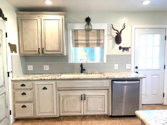 10517 McCormac Avenue, Bakersfield, CA 93307