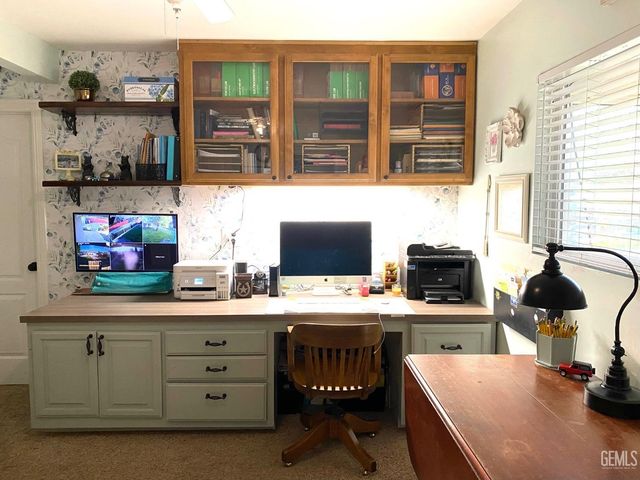 10517 McCormac Avenue, Bakersfield, CA 93307