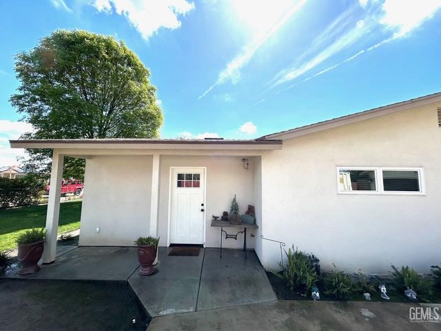 10517 McCormac Avenue, Bakersfield, CA 93307