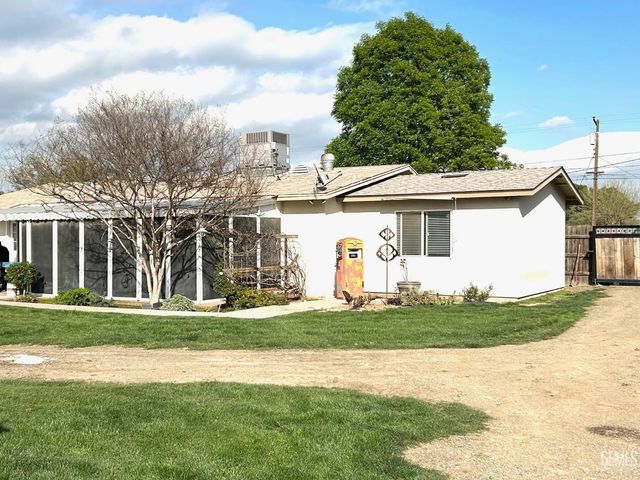 10517 McCormac Avenue, Bakersfield, CA 93307