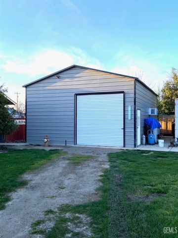 10517 McCormac Avenue, Bakersfield, CA 93307