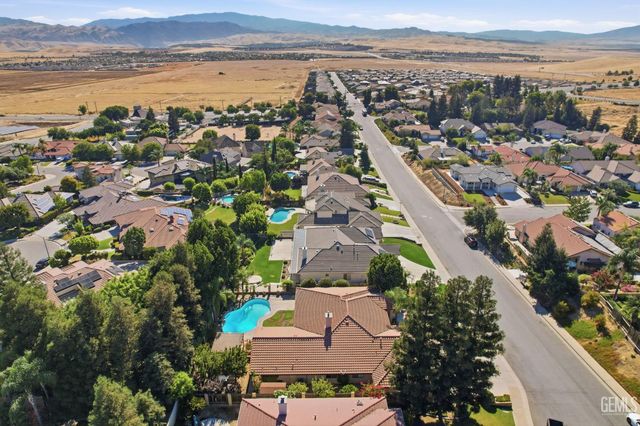 7408 Morningstar Avenue, Bakersfield, CA 93306