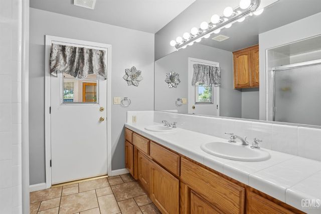 7408 Morningstar Avenue, Bakersfield, CA 93306