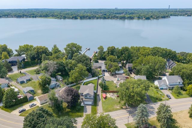 2625 Medicine Ridge Road, Plymouth, MN 55441
