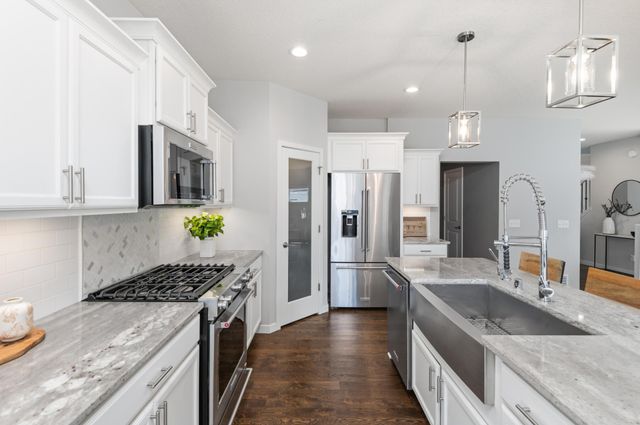 2625 Medicine Ridge Road, Plymouth, MN 55441