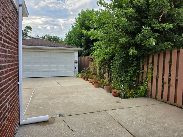9104 Oleander Avenue, Morton Grove, IL 60053