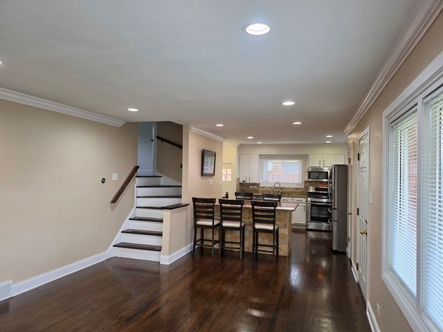 9104 Oleander Avenue, Morton Grove, IL 60053