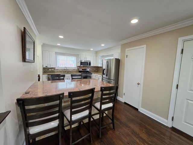 9104 Oleander Avenue, Morton Grove, IL 60053
