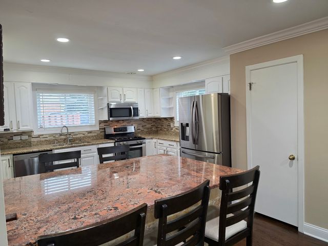 9104 Oleander Avenue, Morton Grove, IL 60053
