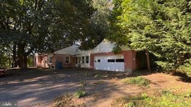 3290 WILLOW STREET PIKE S, Willow Street, PA 17584