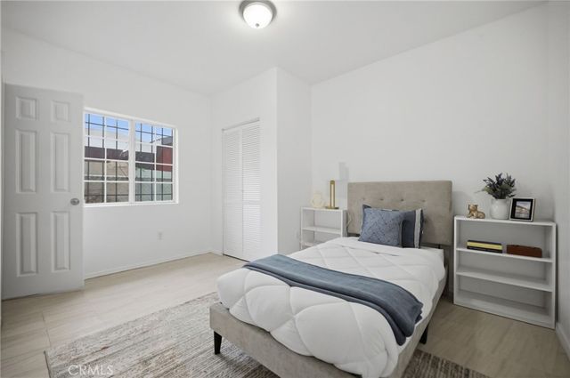 1345 W 51st Place, Los Angeles, CA 90037