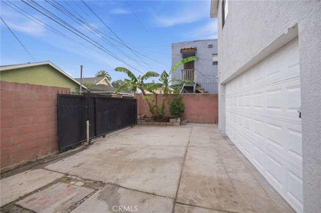 1345 W 51st Place, Los Angeles, CA 90037
