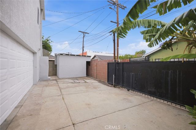 1345 W 51st Place, Los Angeles, CA 90037