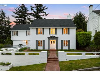 1136 Sw DAVENPORT St, Portland, OR 97201