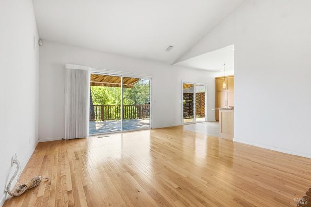 1034 Oak Mesa Dr, Santa Rosa, CA 95409