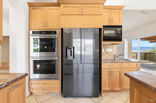 1034 Oak Mesa Dr, Santa Rosa, CA 95409