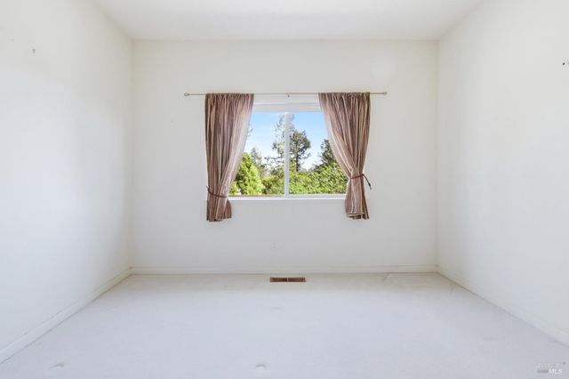 1034 Oak Mesa Dr, Santa Rosa, CA 95409