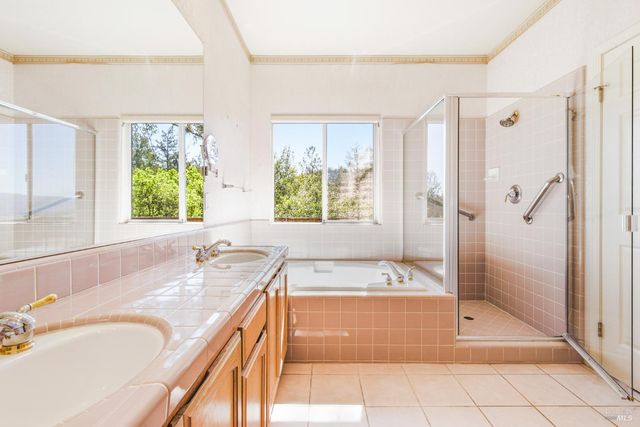 1034 Oak Mesa Dr, Santa Rosa, CA 95409