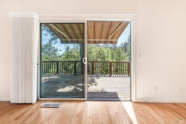 1034 Oak Mesa Dr, Santa Rosa, CA 95409