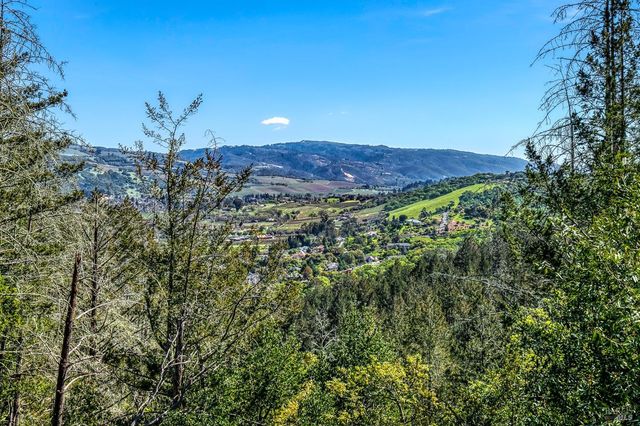 1034 Oak Mesa Dr, Santa Rosa, CA 95409