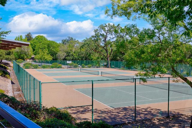 1034 Oak Mesa Dr, Santa Rosa, CA 95409