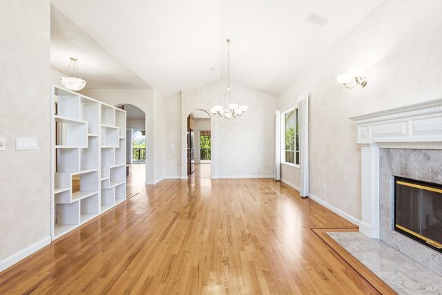 1034 Oak Mesa Dr, Santa Rosa, CA 95409