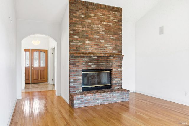 1034 Oak Mesa Dr, Santa Rosa, CA 95409