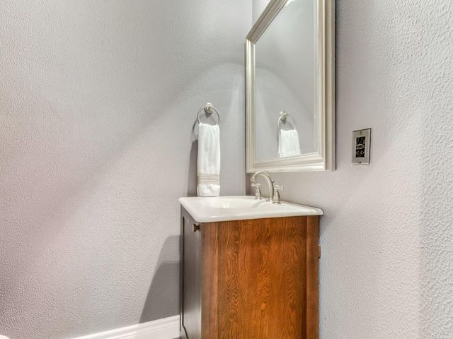 1319 Park Wind Drive, Katy, TX 77450